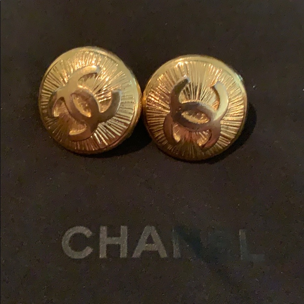 Chanel vintage gold CC earings